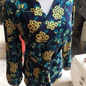 NWT J. Crew Drapey Crepe Navy Floral Wrap Top ties in bow W/Yellow Blossoms Med
